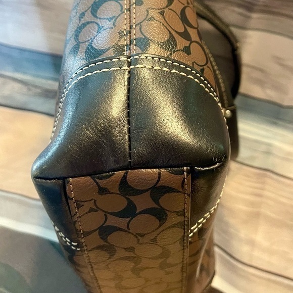 COACH Heritage Signature Tote CHELSEA-F15137-BLACK/BROWN 🔥Authebtic 🔥EUC - Picture 5 of 11